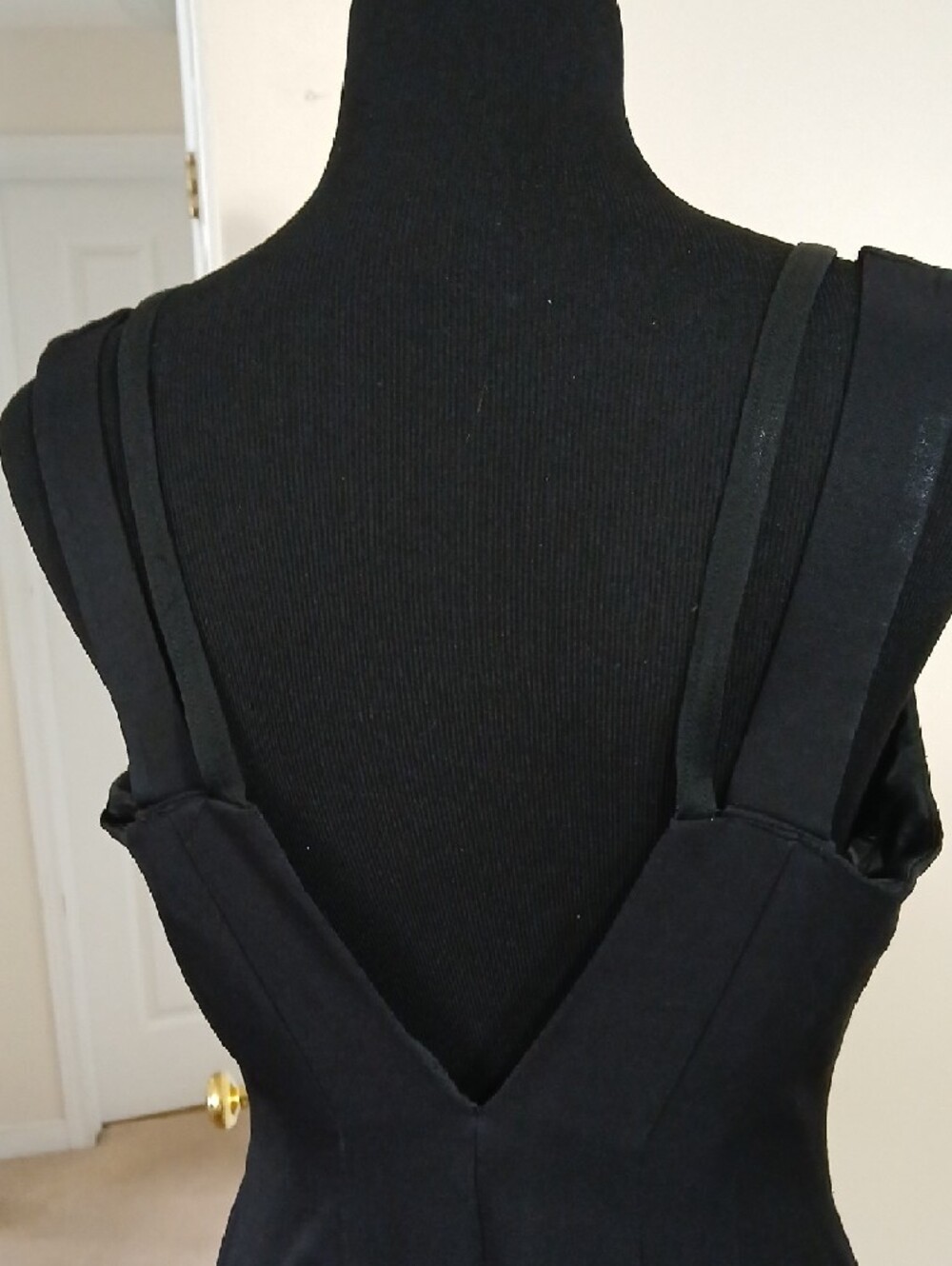 Vintage Joseph Ribkoff Black Sleeveless Midi Dress with V-Detail - Picture 5 of 16